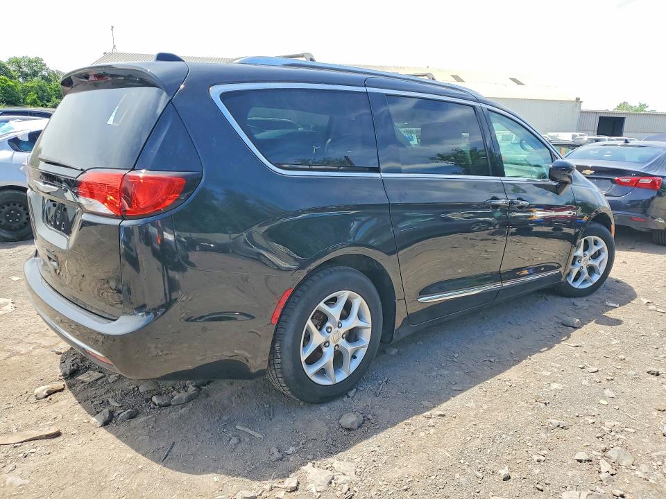 Продажа на аукционе авто 2017 Chrysler Pacifica, vin: 2C4RC1EG3HR628274, номер лота: 58102066