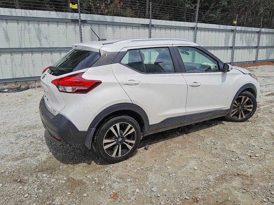 56330536 :رقم المزاد ، 3N1CP5CV8LL555401 vin ، 2020 Nissan Kicks مزاد بيع