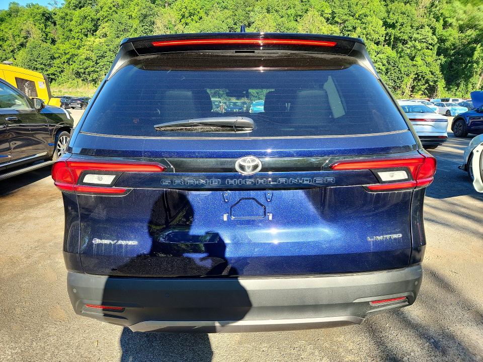 2026 Toyota Grand Highlander Hybrid მანქანა იყიდება აუქციონზე, vin: 5TDACAB53TS074864, აუქციონის ნომერი: 57563146