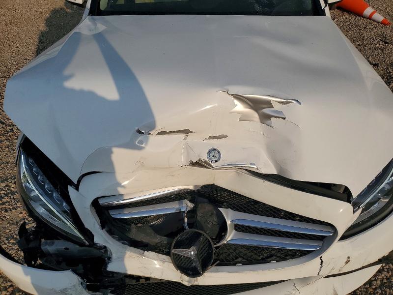 56251326 :رقم المزاد ، WDDWF4KB8HR215055 vin ، 2017 Mercedes-benz C مزاد بيع