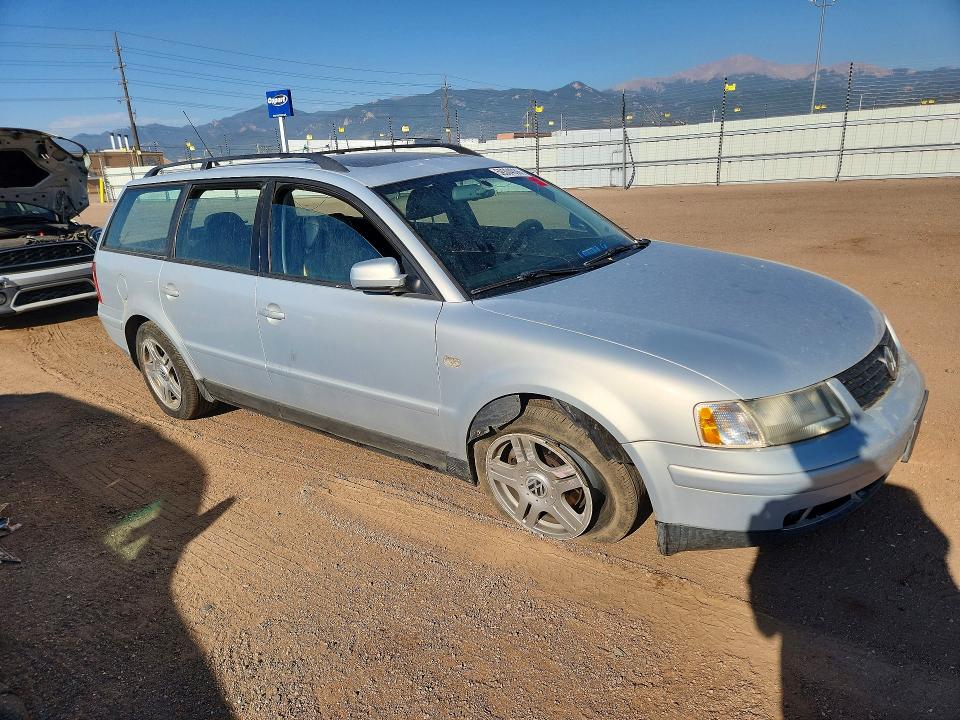 59304036 :رقم المزاد ، WVWWH23B1YE390875 vin ، 2000 Volkswagen Passat مزاد بيع