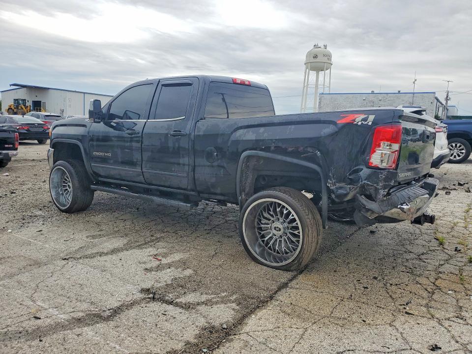 58727576 :رقم المزاد ، 1GT22YEG9FZ131374 vin ، 2015 Gmc Sierra مزاد بيع