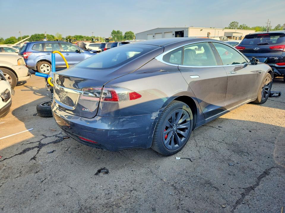 2018 Tesla Model S მანქანა იყიდება აუქციონზე, vin: 5YJSA1E4XJF283727, აუქციონის ნომერი: 57293756