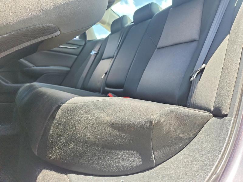 56753736 :رقم المزاد ، 1HGCV1F14JA242081 vin ، 2018 Honda Accord مزاد بيع