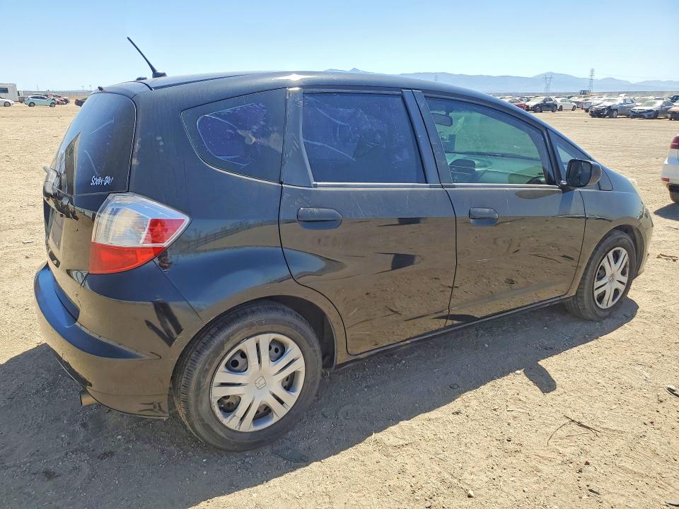 55768566 :رقم المزاد ، JHMGE8H34BC028817 vin ، 2011 Honda Fit مزاد بيع