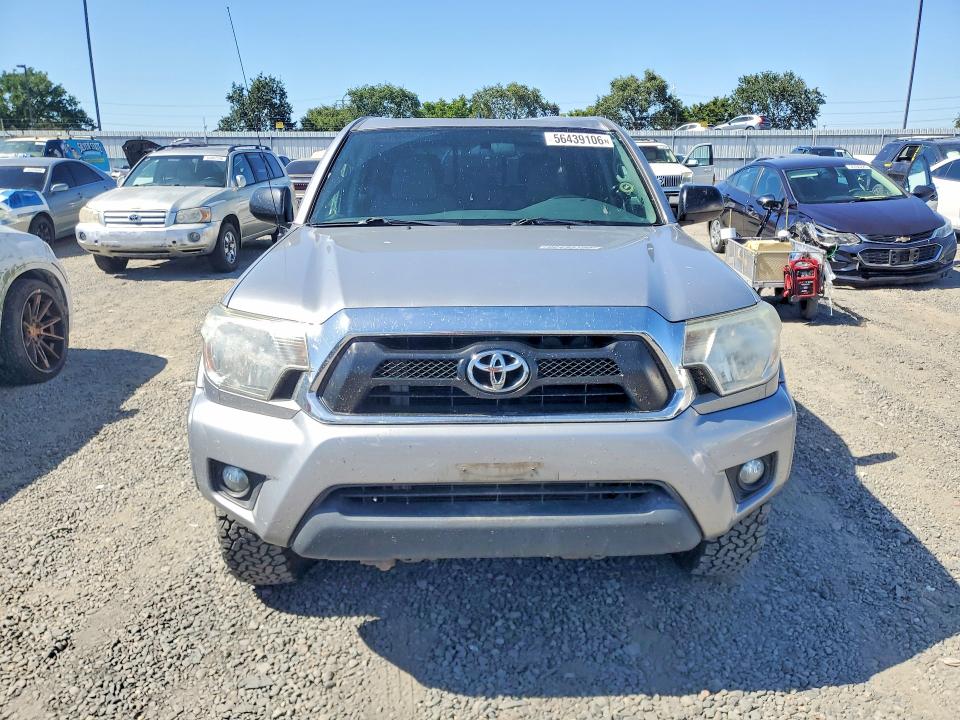 56439106 :رقم المزاد ، 5TFLU4EN4FX135978 vin ، 2015 Toyota Tacoma مزاد بيع