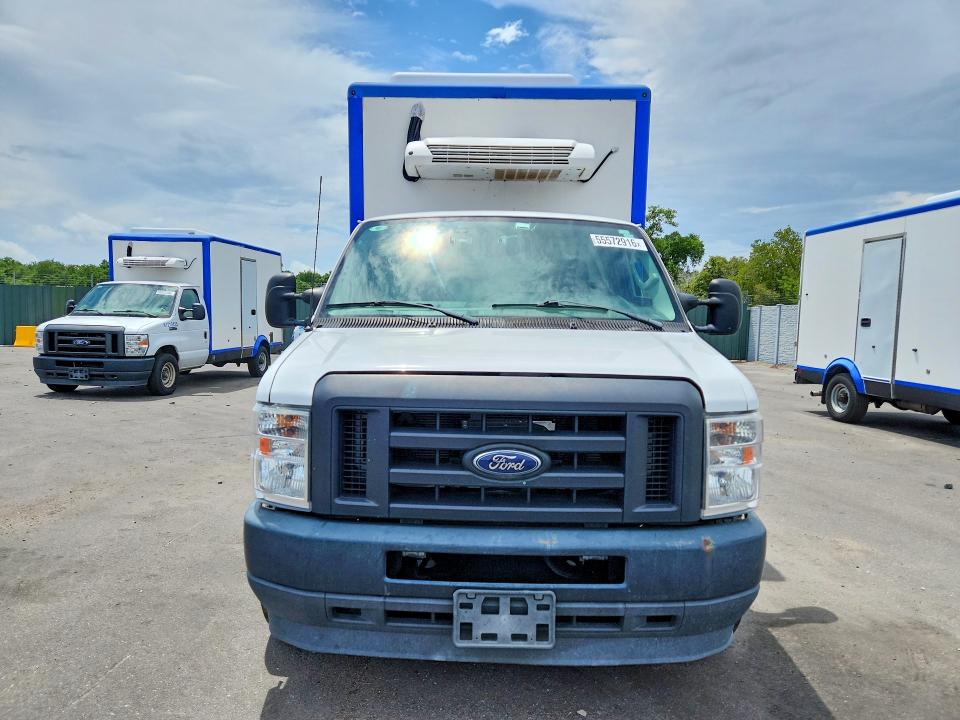 55572916 :رقم المزاد ، 1FDWE3FK5PDD09743 vin ، 2023 Ford E350 مزاد بيع