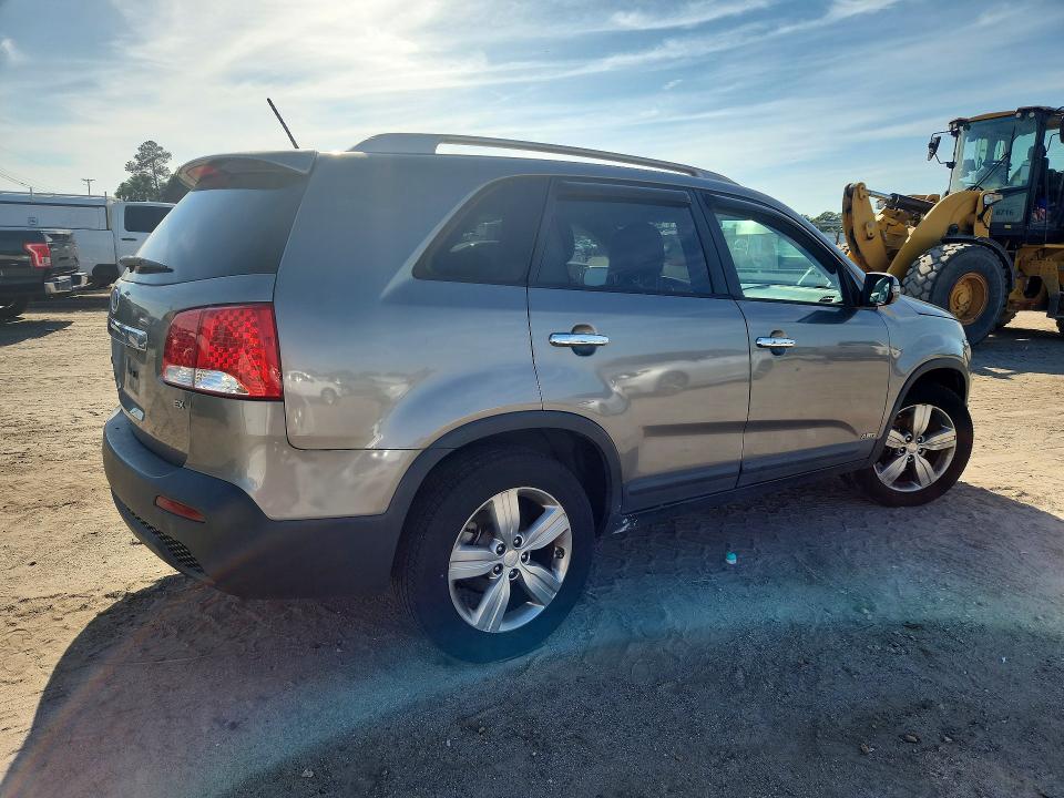 2013 Kia Sorento მანქანა იყიდება აუქციონზე, vin: 5XYKUCA63DG310631, აუქციონის ნომერი: 55552766