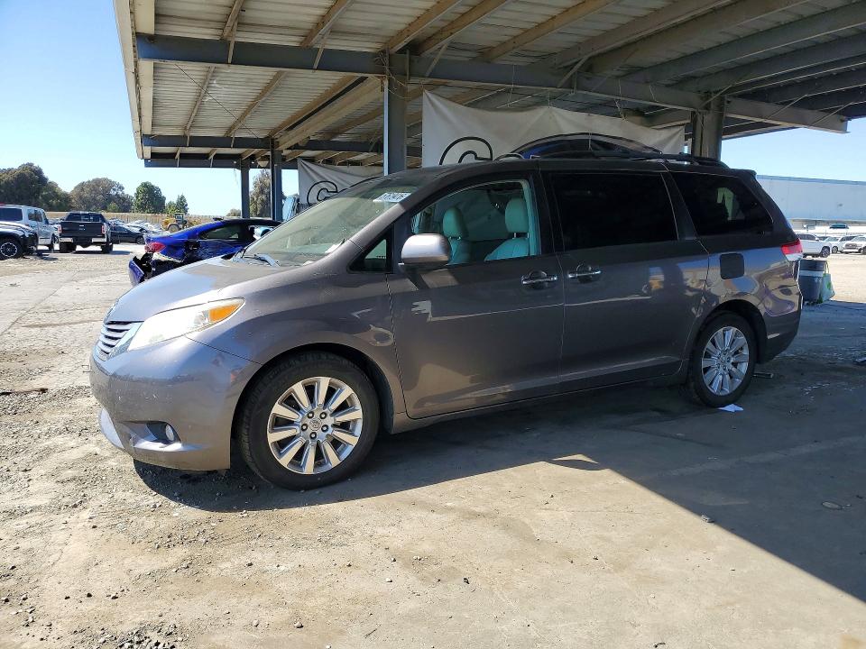 Auction sale of the 2011 Toyota Sienna, vin: 5TDDK3DC0BS028169, lot number: 57619416