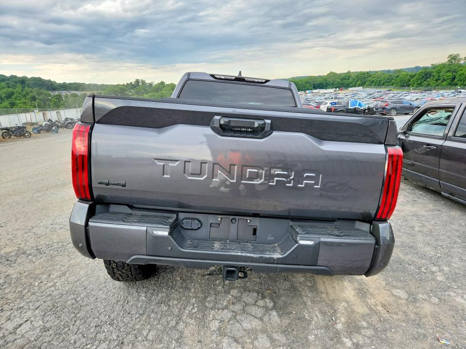 Продаж на аукціоні авто 2024 Toyota Tundra, vin: 5TFLA5EC1RX034902, номер лоту: 57700146