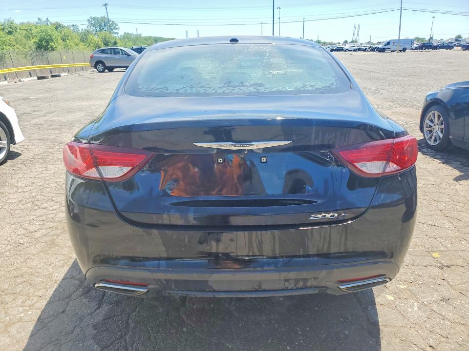 55957626 :رقم المزاد ، 1C3CCCCG2FN703775 vin ، 2015 Chrysler 200 مزاد بيع