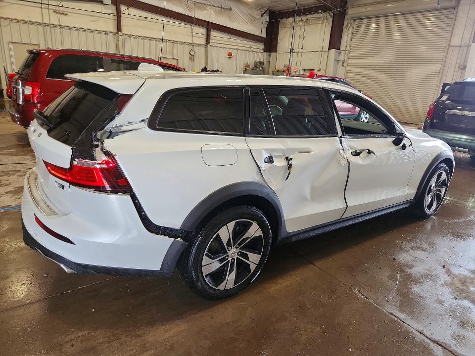 Продажа на аукционе авто 2020 Volvo V60 Cross Country, vin: YV4102WK3L1039587, номер лота: 56453546