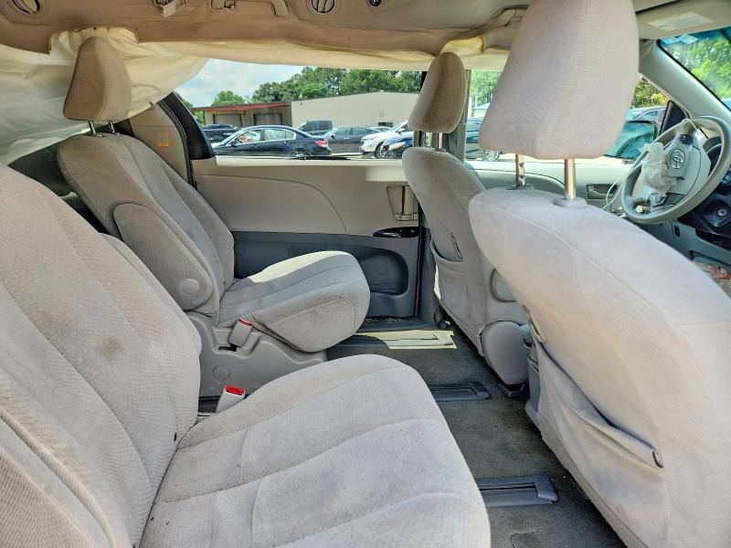 74513425 :رقم المزاد ، 5TDJK3DC5BS019552 vin ، 2011 Toyota Sienna مزاد بيع