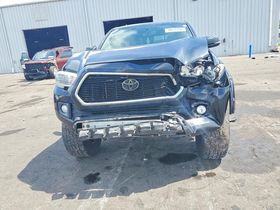 2017 Toyota Tacoma მანქანა იყიდება აუქციონზე, vin: 5TFCZ5AN7HX076943, აუქციონის ნომერი: 58039196