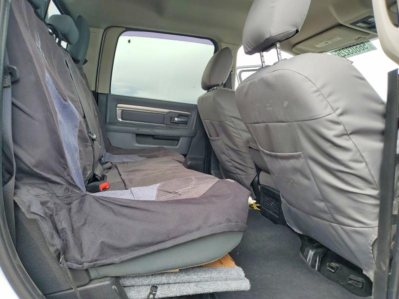 56603226 :رقم المزاد ، 3C6UR5DL1FG638553 vin ، 2015 Ram 2500 مزاد بيع