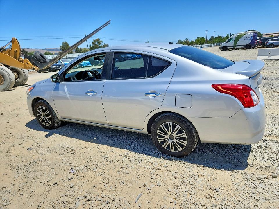 57234896 :رقم المزاد ، 3N1CN7AP6JL810839 vin ، 2018 Nissan Versa مزاد بيع