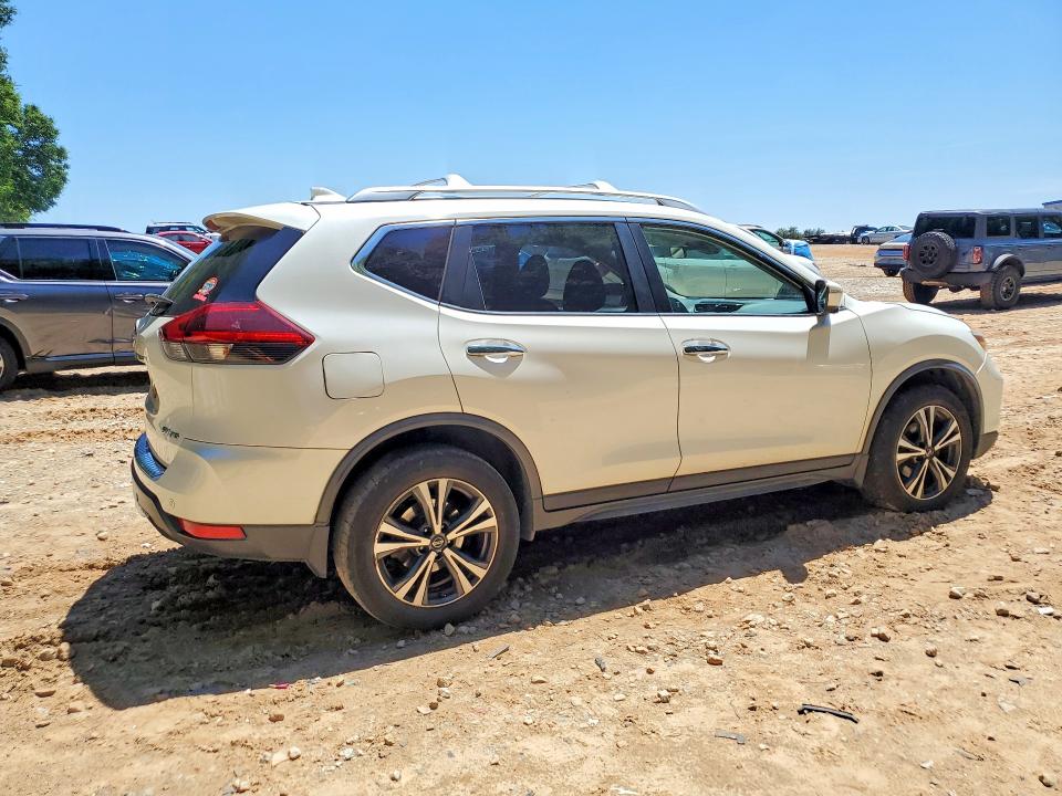 55744096 :رقم المزاد ، JN8AT2MV1KW400067 vin ، 2019 Nissan Rogue مزاد بيع
