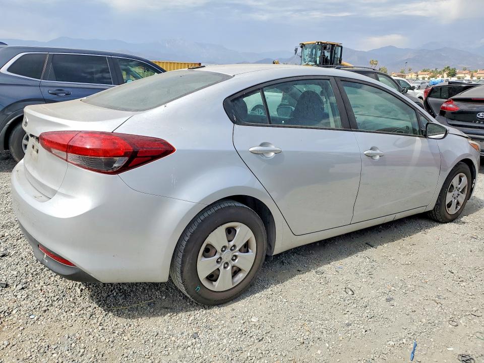 Продажа на аукционе авто 2017 Kia Forte, vin: 3KPFK4A72HE142876, номер лота: 58736166