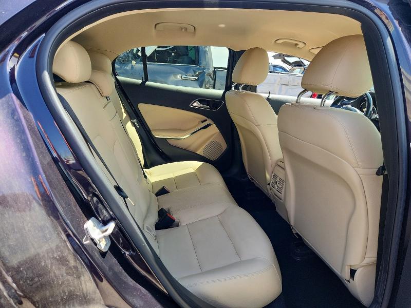 2015 Mercedes-benz Gla მანქანა იყიდება აუქციონზე, vin: WDCTG4GB1FJ102461, აუქციონის ნომერი: 56642176
