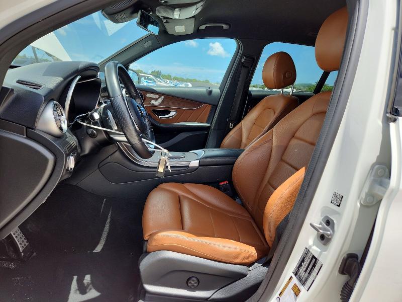 56573056 :رقم المزاد ، W1N0G8DB3NV375518 vin ، 2022 Mercedes-benz Glc مزاد بيع