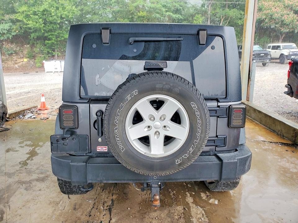 56751316 :رقم المزاد ، 1C4BJWDG4HL681712 vin ، 2017 Jeep Wrangler Unlimited مزاد بيع