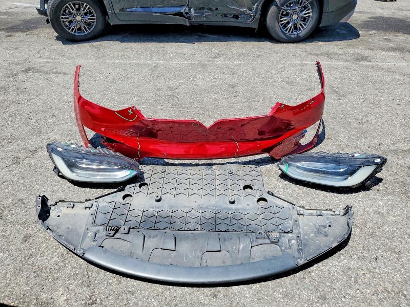 56371636 :رقم المزاد ، 5YJXCBE27HF034851 vin ، 2017 Tesla Model X مزاد بيع