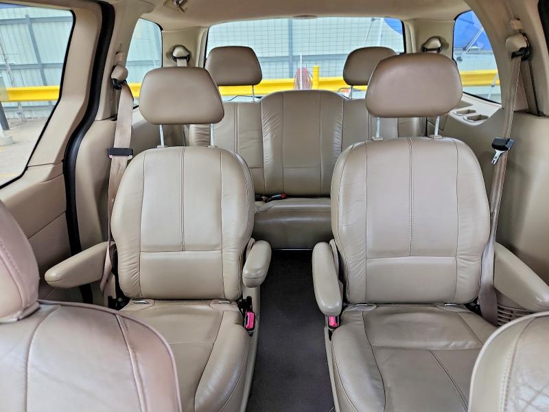 2000 Ford Windstar მანქანა იყიდება აუქციონზე, vin: 2FMZA5344YBD05183, აუქციონის ნომერი: 56272306