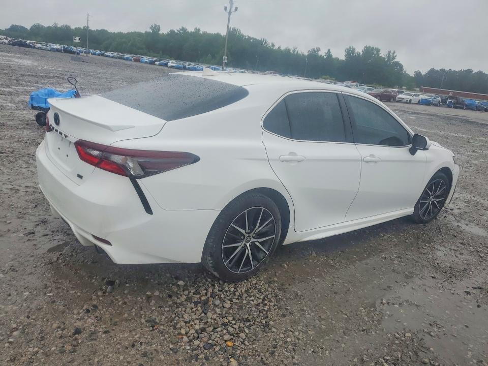 Продаж на аукціоні авто 2021 Toyota Camry, vin: 4T1G11AK8MU555239, номер лоту: 57527066