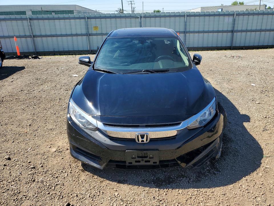 55637166 :رقم المزاد ، 2HGFC2F71JH601322 vin ، 2018 Honda Civic مزاد بيع