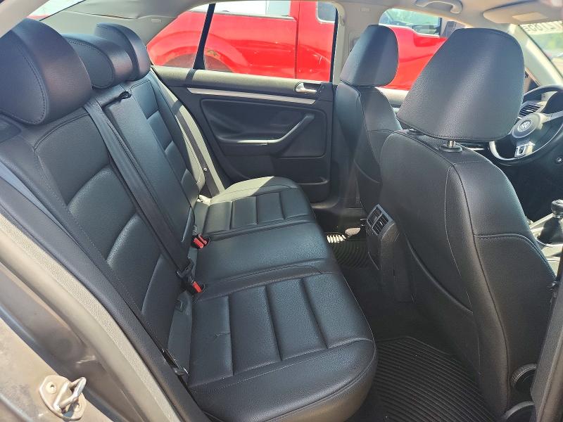 85972785 :رقم المزاد ، 3VWRZ7AJ0AM129882 vin ، 2010 Volkswagen Jetta مزاد بيع