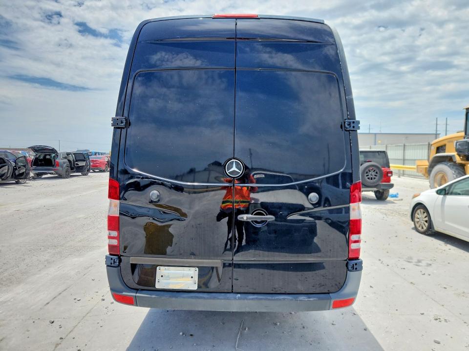 58629736 :رقم المزاد ، WD3PE8CC3C5717465 vin ، 2012 Mercedes-benz Sprinter مزاد بيع