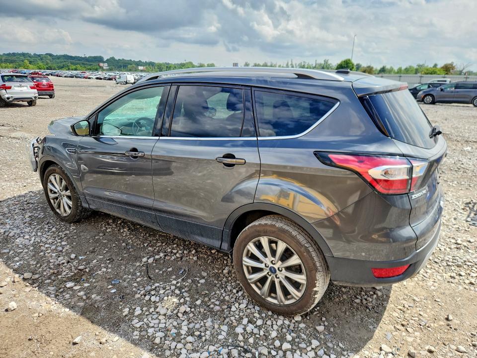 56497636 :رقم المزاد ، 1FMCU0J99HUC13561 vin ، 2017 Ford Escape مزاد بيع