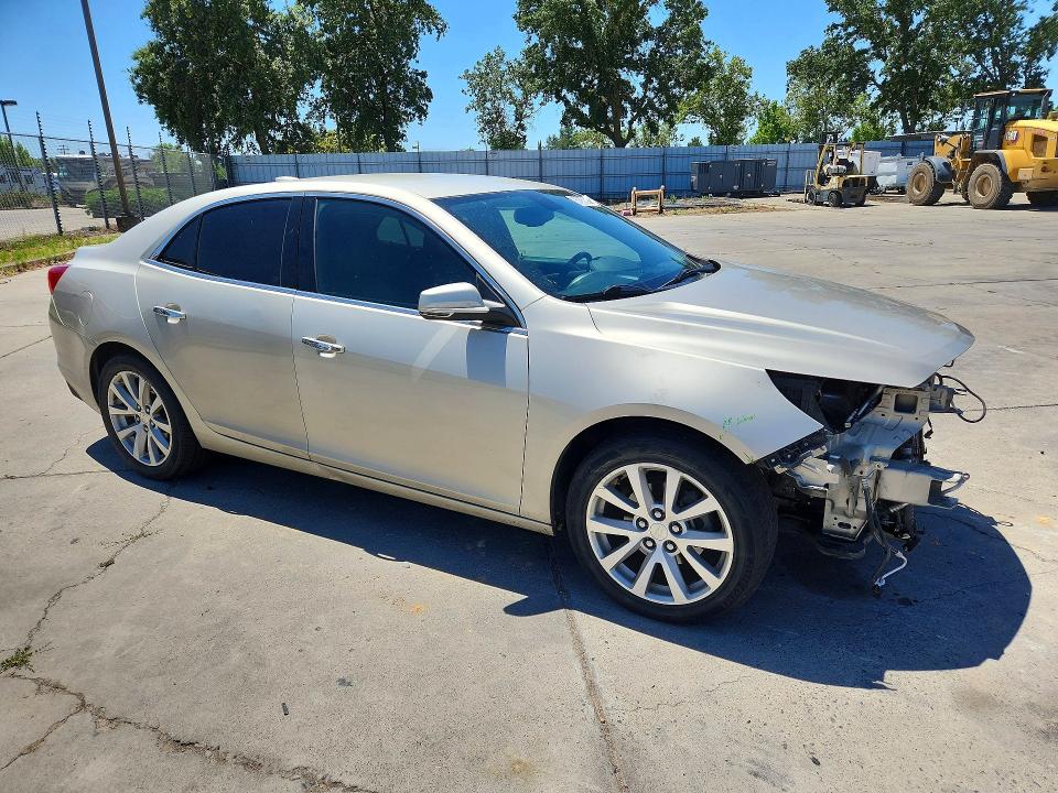56105686 :رقم المزاد ، 1G11E5SA3GF102157 vin ، 2016 Chevrolet Malibu Limited مزاد بيع