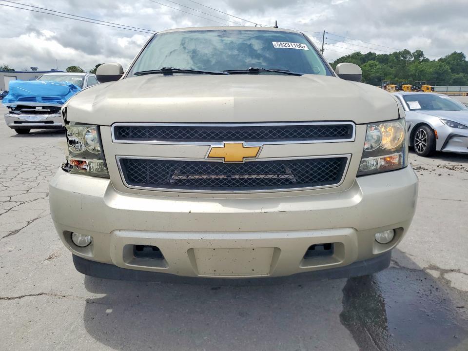 58231156 :رقم المزاد ، 1GNSCJE05DR306635 vin ، 2013 Chevrolet Suburban مزاد بيع