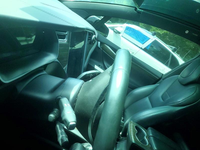 56950686 :رقم المزاد ، 5YJXCAE28GF002368 vin ، 2016 Tesla Model X مزاد بيع