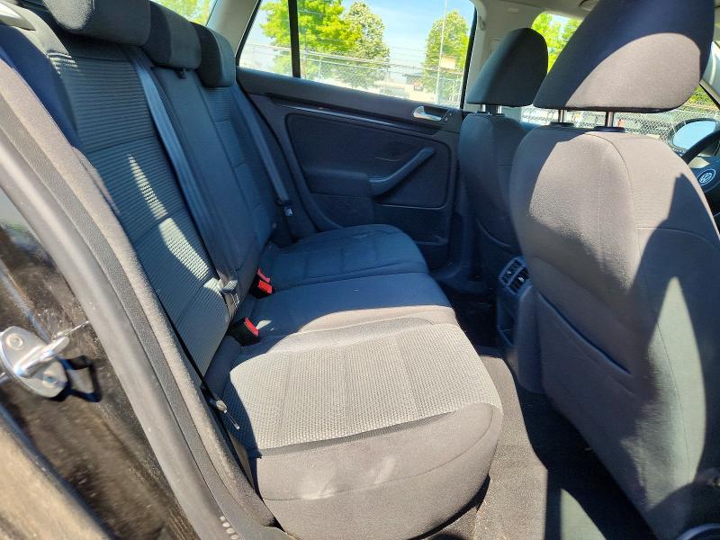 2010 Volkswagen Jetta მანქანა იყიდება აუქციონზე, vin: 3VWKZ7AJ5AM646130, აუქციონის ნომერი: 57406396