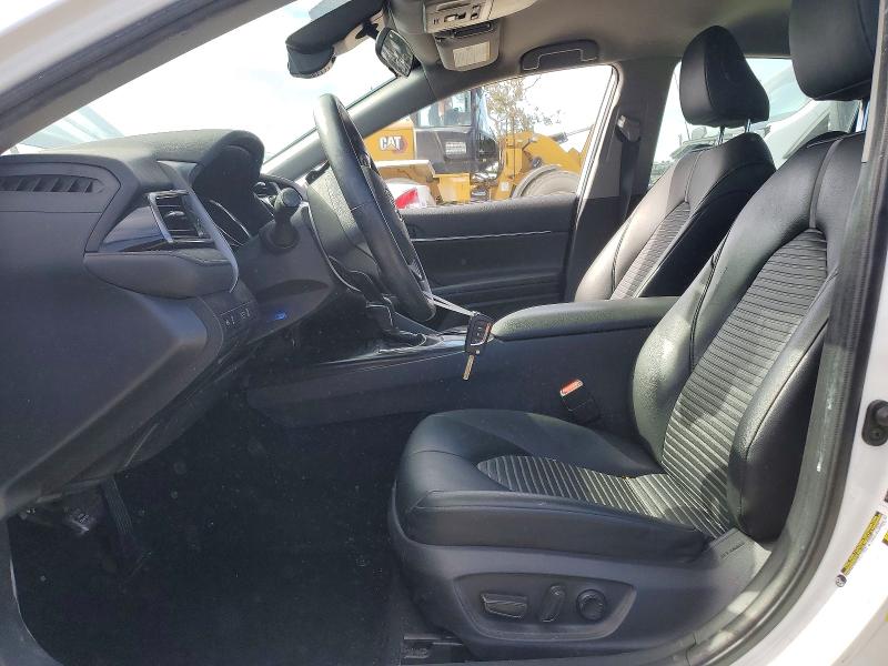57936166 :رقم المزاد ، 4T1B11HK2KU832142 vin ، 2019 Toyota Camry مزاد بيع