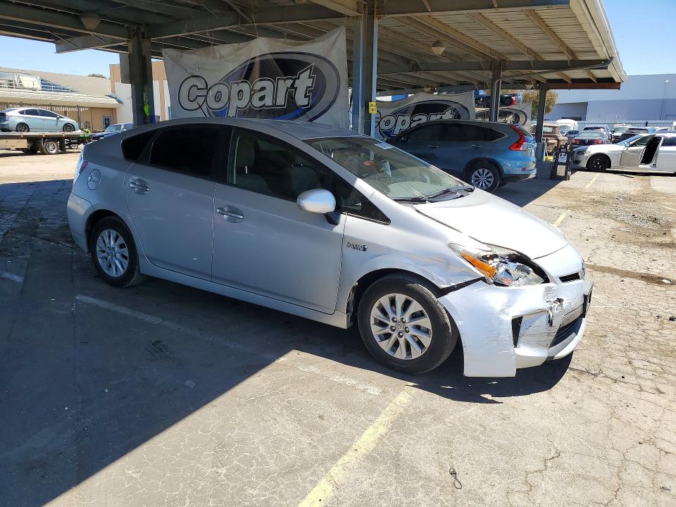 57005916 :رقم المزاد ، JTDKN3DP1D3041664 vin ، 2013 Toyota Prius Plug-in Hybrid مزاد بيع