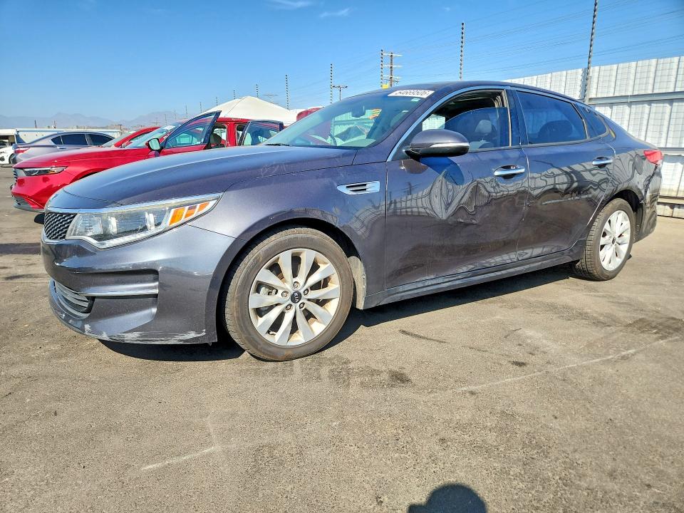 2017 Kia Optima მანქანა იყიდება აუქციონზე, vin: 5XXGU4L38HG135107, აუქციონის ნომერი: 54669506