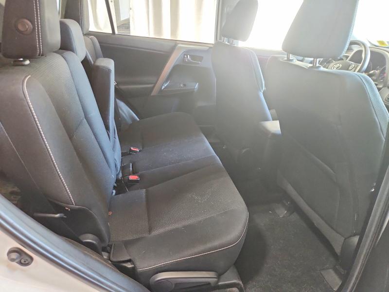 56220756 :رقم المزاد ، 2T3RFREV1JW815190 vin ، 2018 Toyota Rav4 مزاد بيع