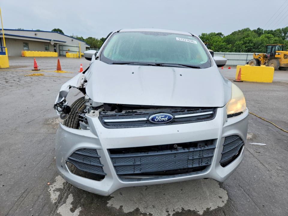 57231636 :رقم المزاد ، 1FMCU0G97FUA93098 vin ، 2015 Ford Escape مزاد بيع