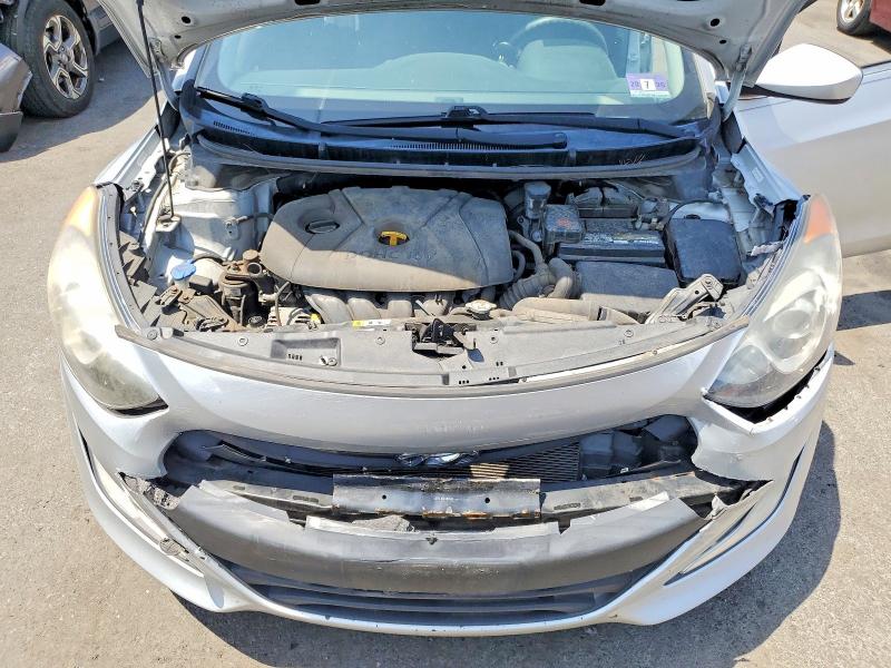 2013 Hyundai Elantra Gt მანქანა იყიდება აუქციონზე, vin: KMHD35LE9DU122721, აუქციონის ნომერი: 79136115