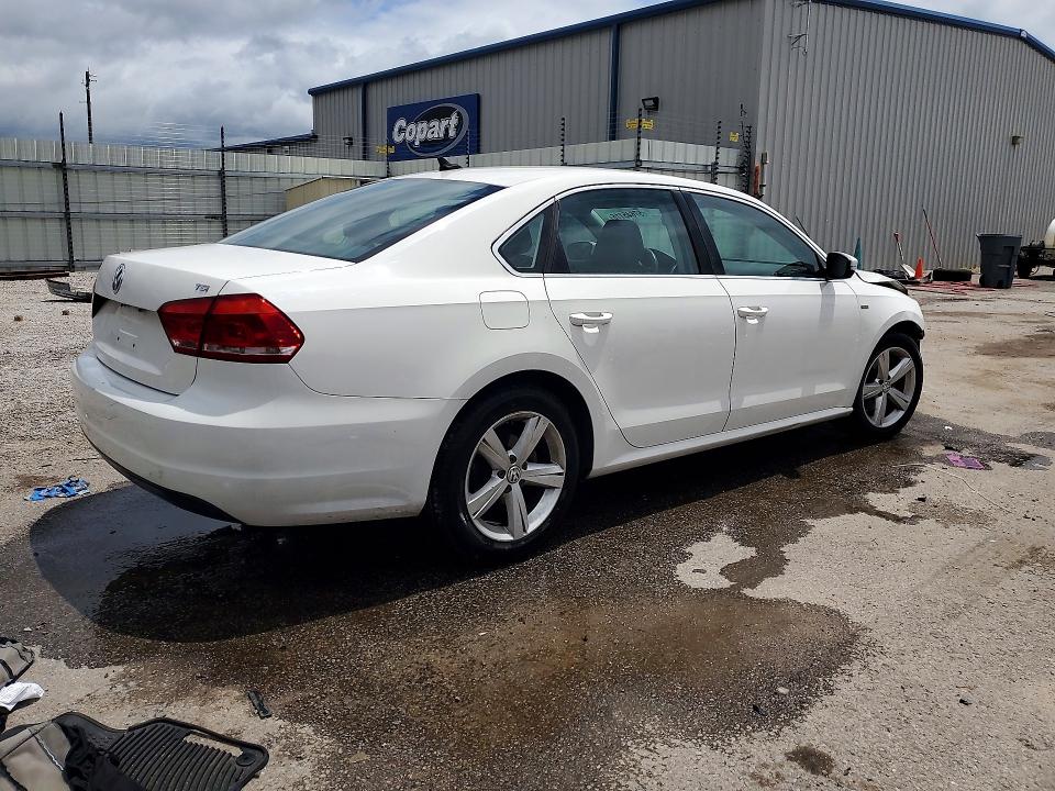 2015 Volkswagen Passat მანქანა იყიდება აუქციონზე, vin: 1VWAT7A31FC106183, აუქციონის ნომერი: 57645116