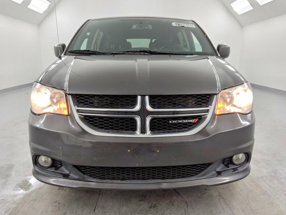 57155846 :رقم المزاد ، 2C4RDGCG1JR205007 vin ، 2018 Dodge Grand Caravan مزاد بيع