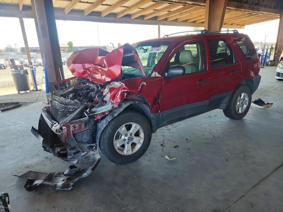 56731946 :رقم المزاد ، 1FMYU93195DA04835 vin ، 2005 Ford Escape مزاد بيع