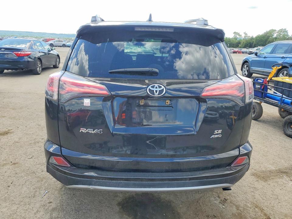 Продажа на аукционе авто 2018 Toyota Rav4, vin: 2T3JFREV4JW806657, номер лота: 55837486