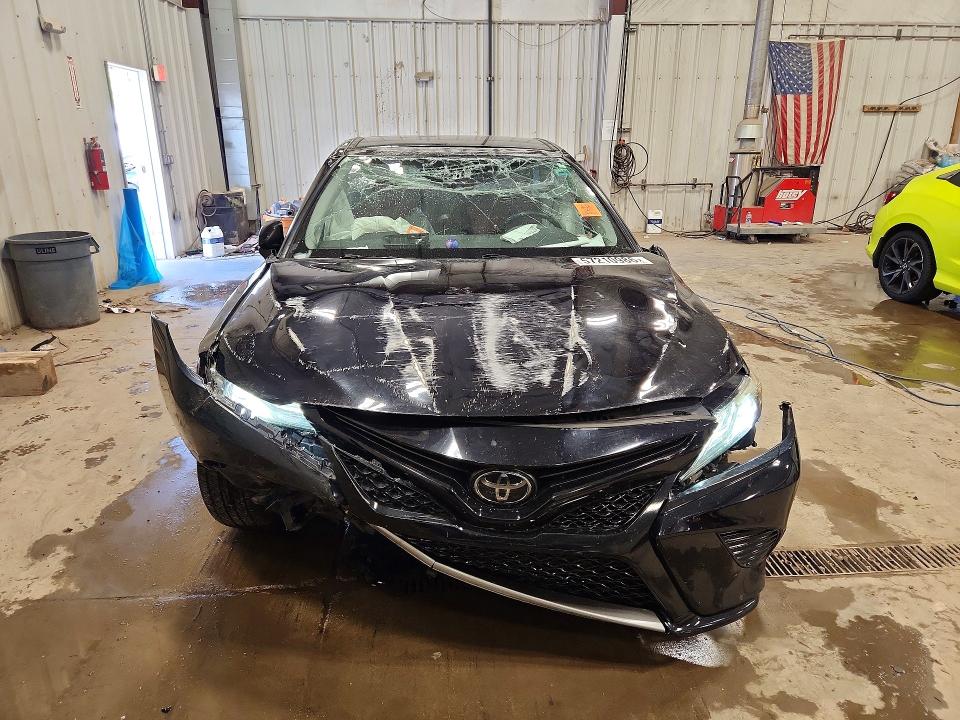 57210986 :رقم المزاد ، 4T1BZ1HK1KU027385 vin ، 2019 Toyota Camry مزاد بيع