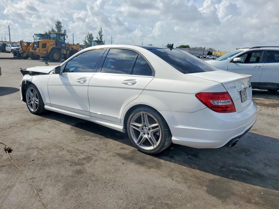 58410706 :رقم المزاد ، WDDGF4HB3EG226113 vin ، 2014 Mercedes-benz C مزاد بيع