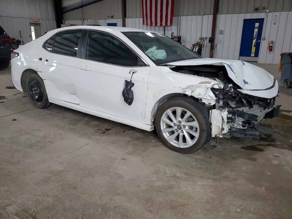 2022 Toyota Camry მანქანა იყიდება აუქციონზე, vin: 4T1C11AK1NU054712, აუქციონის ნომერი: 56160056
