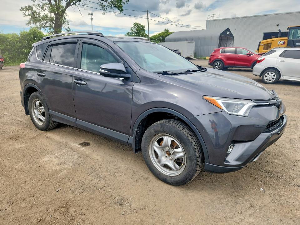 Продажа на аукционе авто 2018 Toyota Rav4, vin: 2T3RFREV5JW724388, номер лота: 57918316